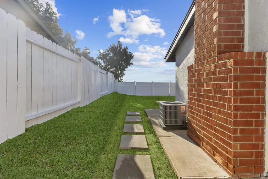 https://cdn.realtyfeed.com/cdn/127/306636457/744e4f622ead7d7438cde3a8502773f8.webp