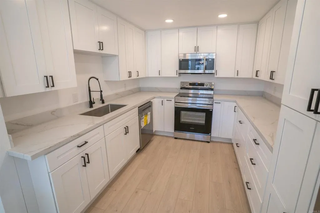 https://cdn.realtyfeed.com/cdn/127/306636617/14878fb74b16a6f1a5c8836d0253f58e.webp