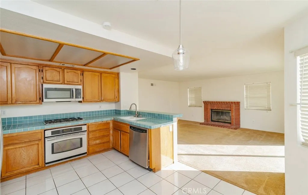 https://cdn.realtyfeed.com/cdn/127/306636667/0740562e37a7e73279d4dd8ee6b0d148.webp