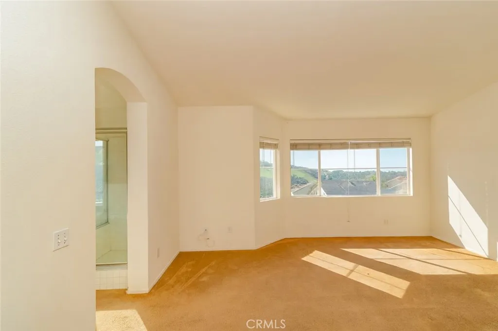 https://cdn.realtyfeed.com/cdn/127/306636667/477a6b7c318ec91051d94a9ac9404e76.webp