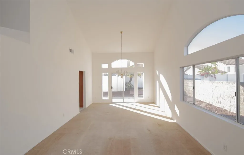 https://cdn.realtyfeed.com/cdn/127/306636667/5972590922054376ec108909ac25dfa7.webp