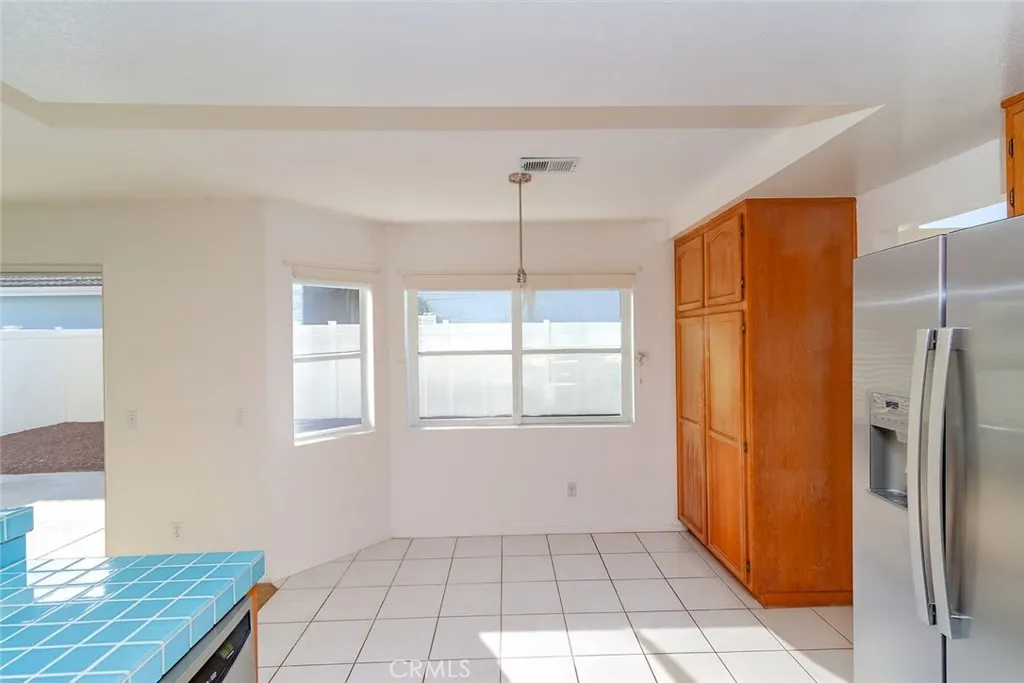 https://cdn.realtyfeed.com/cdn/127/306636667/5c7837a8293af513c90bd4722398d8da.webp