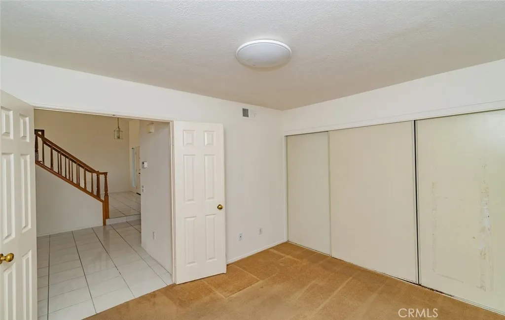 https://cdn.realtyfeed.com/cdn/127/306636667/9c878121dc60a8723c790f687397df24.webp