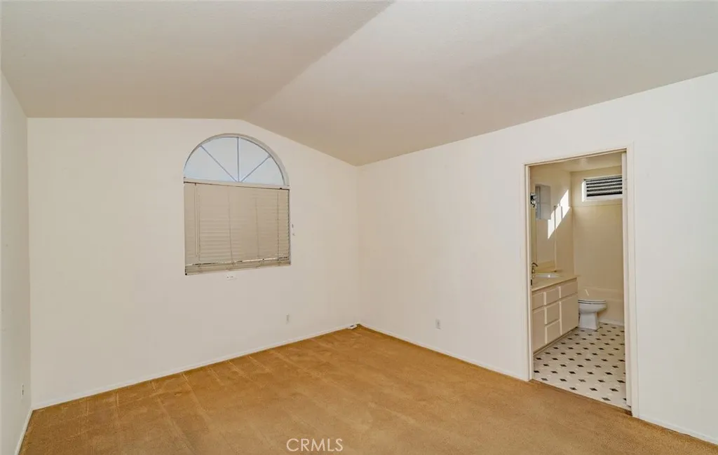 https://cdn.realtyfeed.com/cdn/127/306636667/ac98fafcdc5773ca34df9281eae6c09b.webp