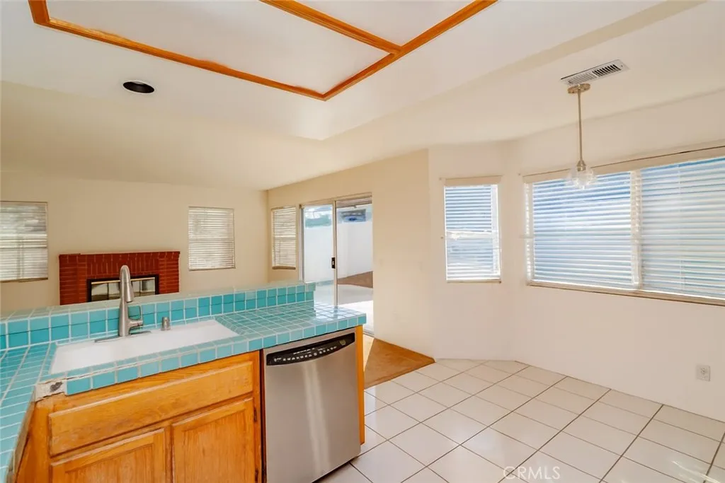 https://cdn.realtyfeed.com/cdn/127/306636667/bb6c68379fd40fb54512a05acae2346d.webp
