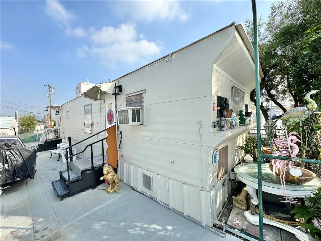 2250 W Darby Unit 1, San Bernardino, CA 92407 - Main photo, San Bernardino, CA