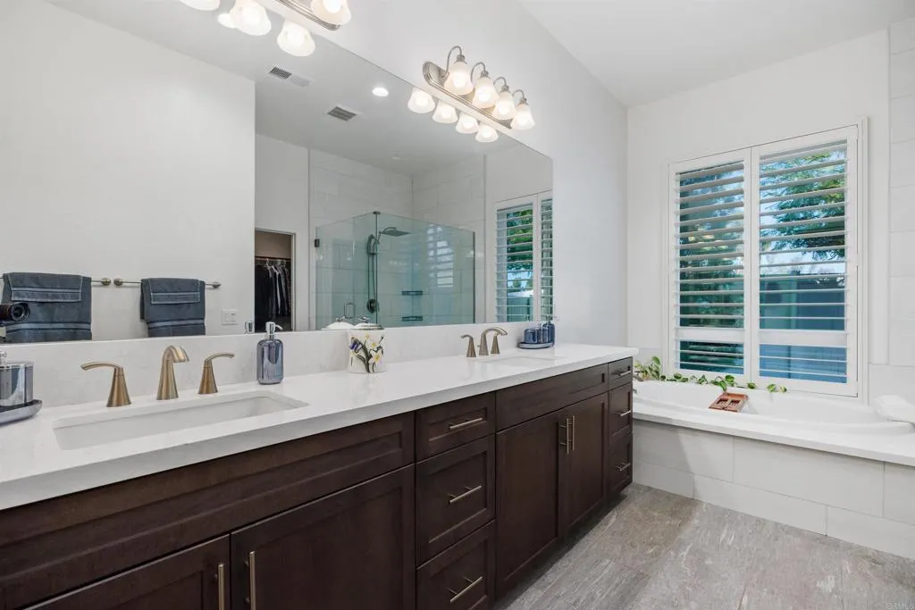 https://cdn.realtyfeed.com/cdn/127/306636768/98ec38772d8e6b3faf43806bbac7a450.webp