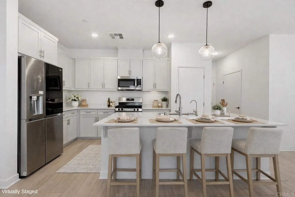 https://cdn.realtyfeed.com/cdn/127/306636769/b5e4364572d10e5f9723604906b58066.webp