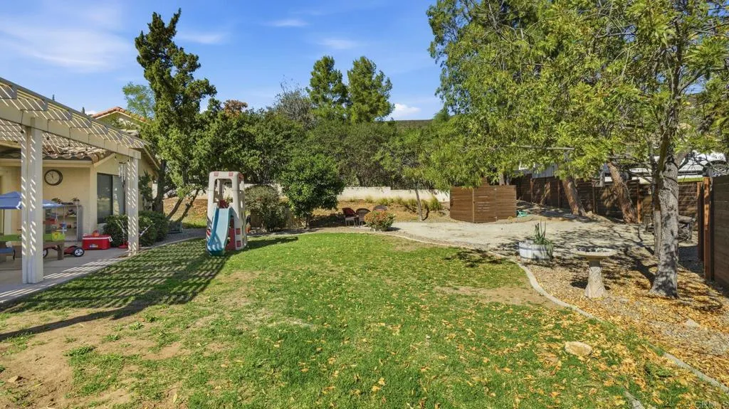 https://cdn.realtyfeed.com/cdn/127/306636779/53730001de7b3790e531d1411588a212.webp
