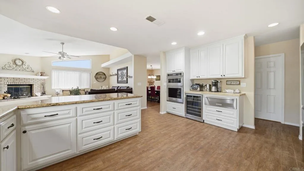 https://cdn.realtyfeed.com/cdn/127/306636779/566c7f40c78e44e1b717dd033833d57a.webp