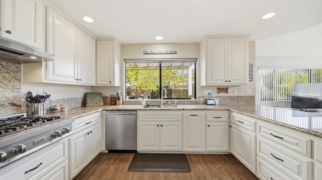 https://cdn.realtyfeed.com/cdn/127/306636779/742550a21c7e603c456ee5a74c2ad395.webp