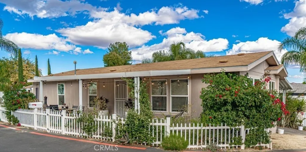 Castaic, CA 91384