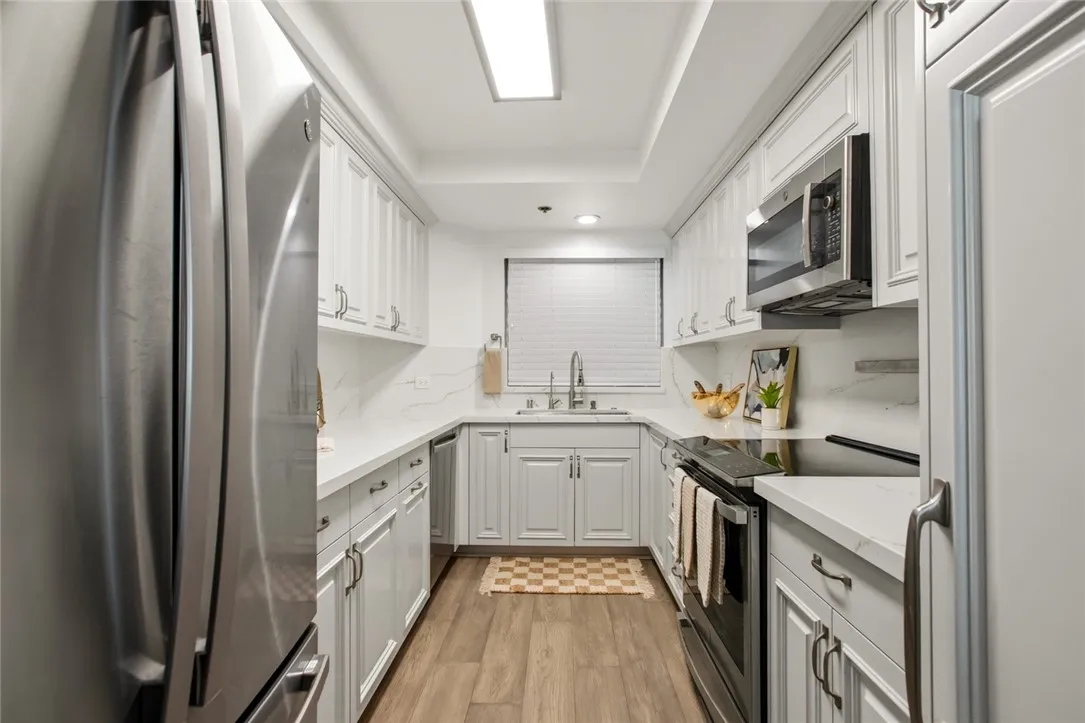 2940 Neilson Way Unit 302, Santa Monica, CA 90405 - Photo 5 of 22, Santa Monica, CA