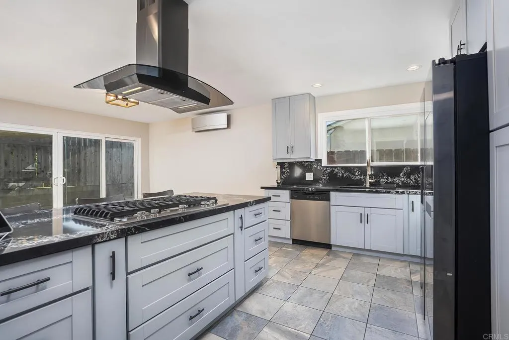 https://cdn.realtyfeed.com/cdn/127/306636841/0cce49fba7b2e18ab25f19b94e34aa7a.webp