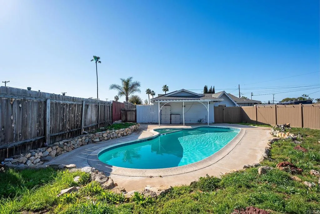 https://cdn.realtyfeed.com/cdn/127/306636841/a65f9e01e8866ffd7a5d757a11f6d5be.webp