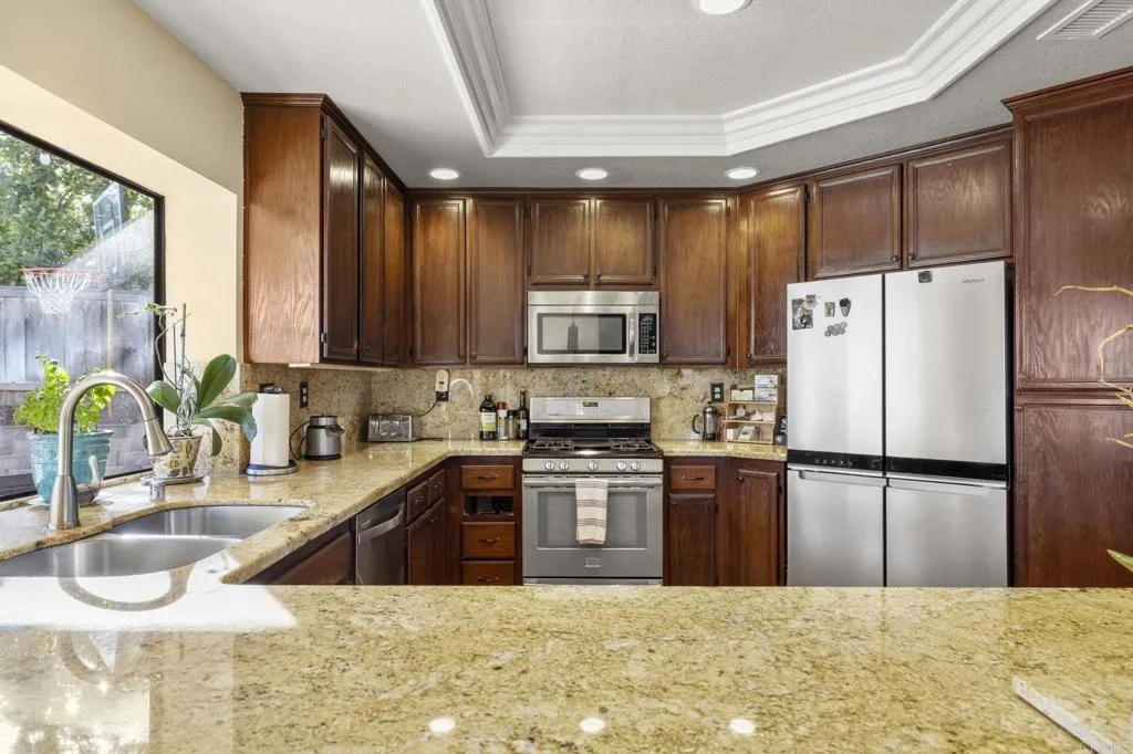 https://cdn.realtyfeed.com/cdn/127/306636887/bd9b711ac852af029388d9a2b94a5e16.webp