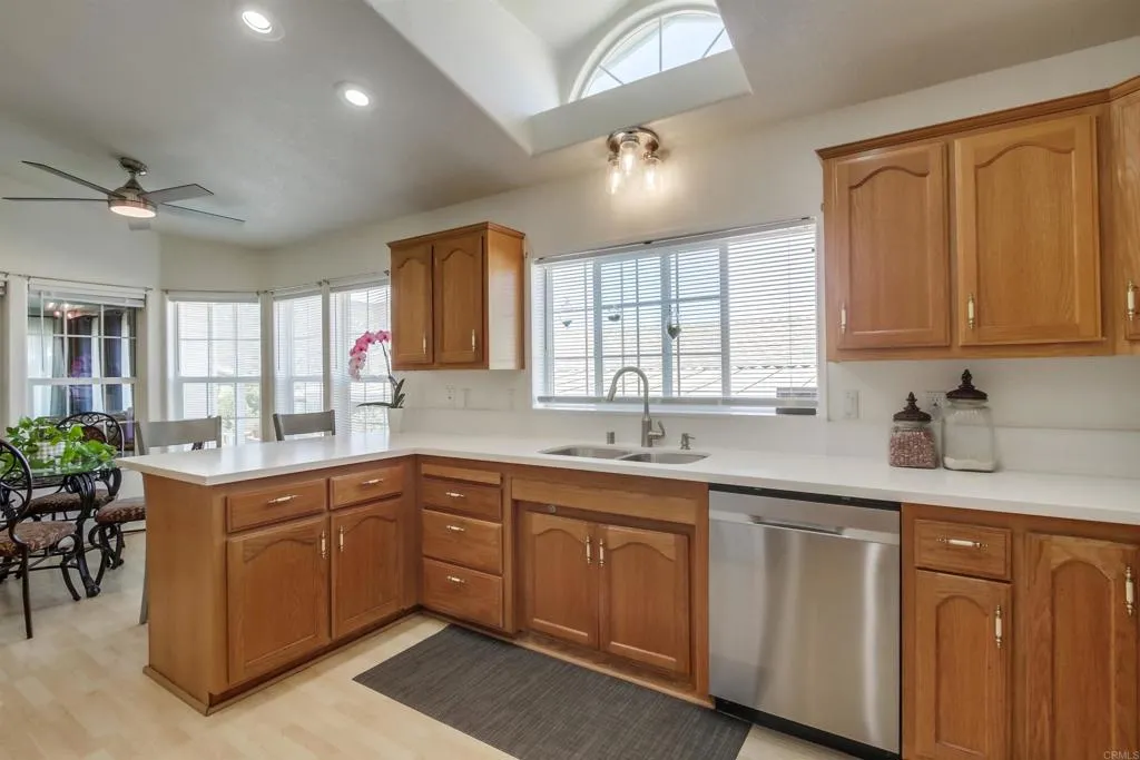 https://cdn.realtyfeed.com/cdn/127/306636926/8ad9e47fe7053282b6e2ae122ac0df6f.webp