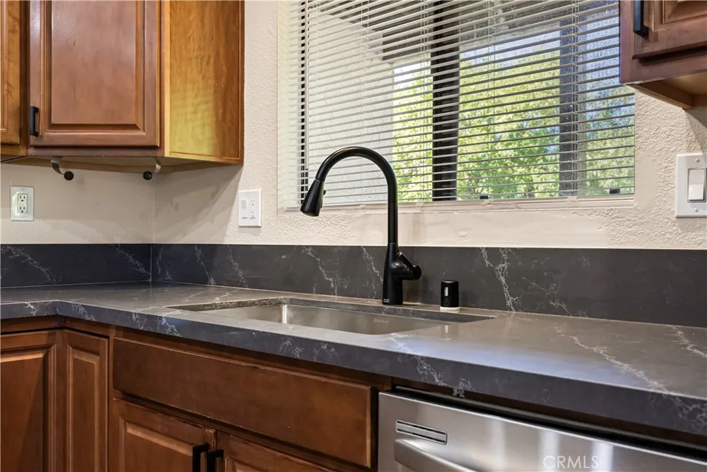 https://cdn.realtyfeed.com/cdn/127/306636964/c2cff6b67205b3c0273f2c860bf40ec5.webp