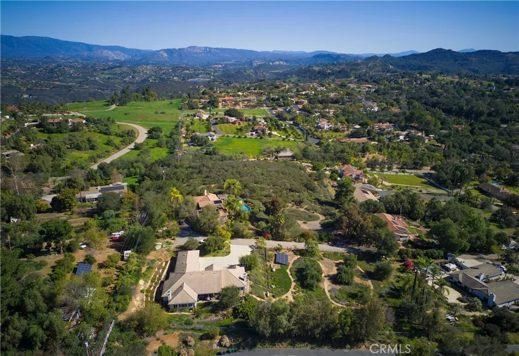 https://cdn.realtyfeed.com/cdn/127/306636969/73ad2f1d7a0831a1153715c1c383a552.webp