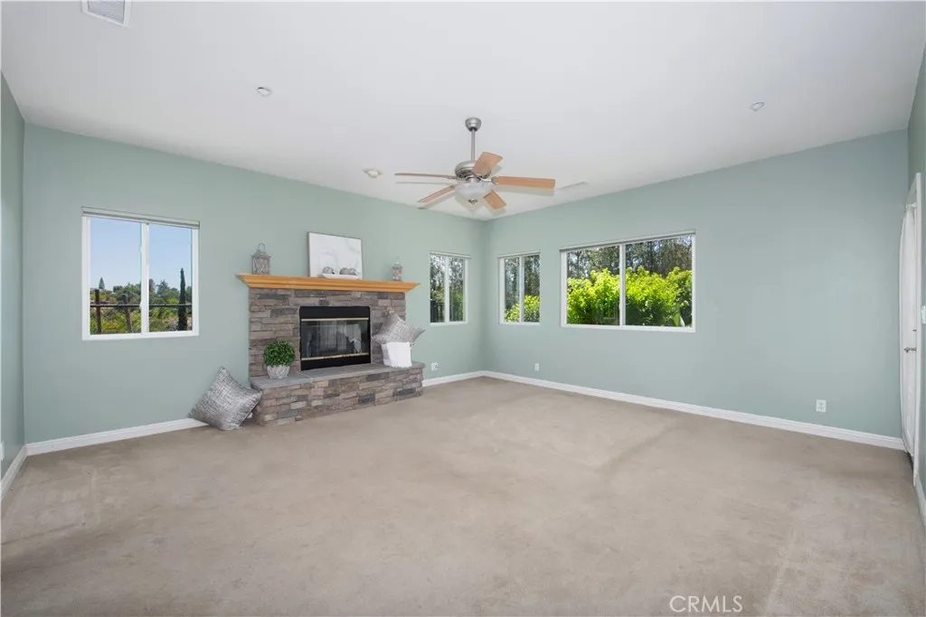 https://cdn.realtyfeed.com/cdn/127/306636969/aba7356410fe3b8014d2c74c1231a88f.webp