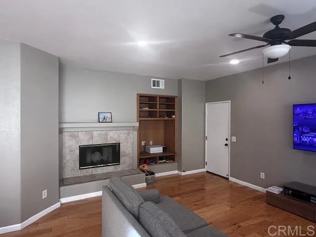 https://cdn.realtyfeed.com/cdn/127/306637028/70d72e2c4ef996b9f29418e9ce336d40.webp