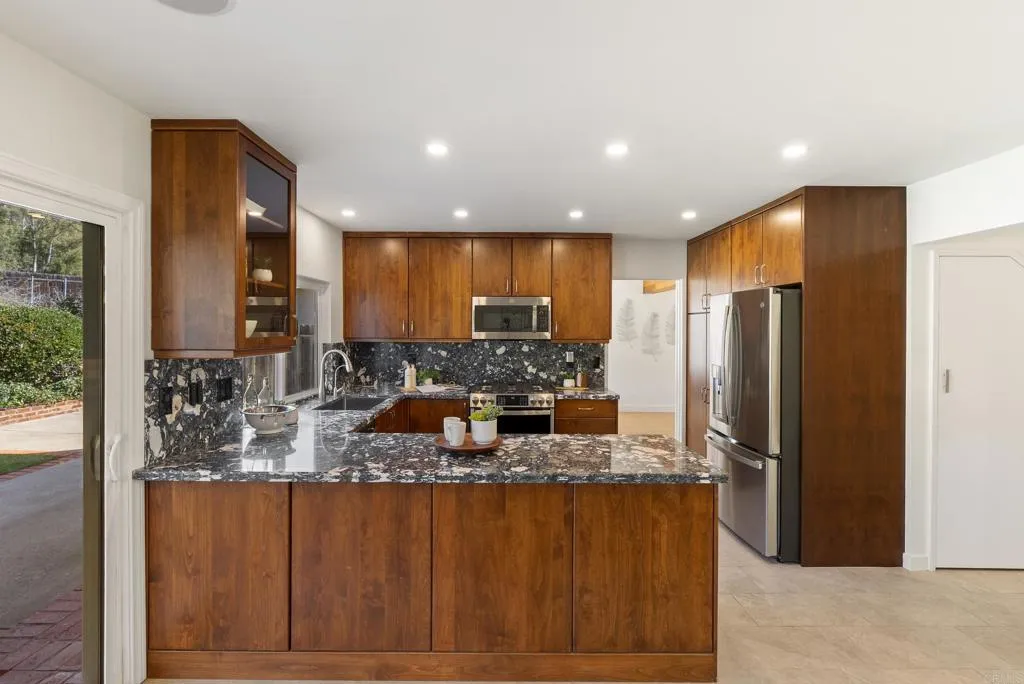 https://cdn.realtyfeed.com/cdn/127/306637064/578f6dbe6af8836e18e1e4465f572dbe.webp