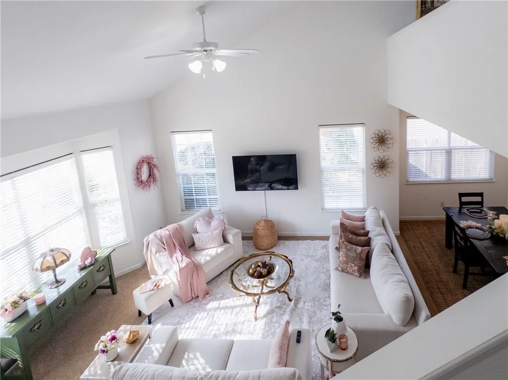 337 Village Drive, Dinuba, CA 93618 - Photo 2 of 24, Dinuba, CA