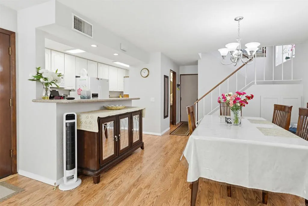 https://cdn.realtyfeed.com/cdn/127/306637106/1e294a10fdf18af04ae114e982958a98.webp