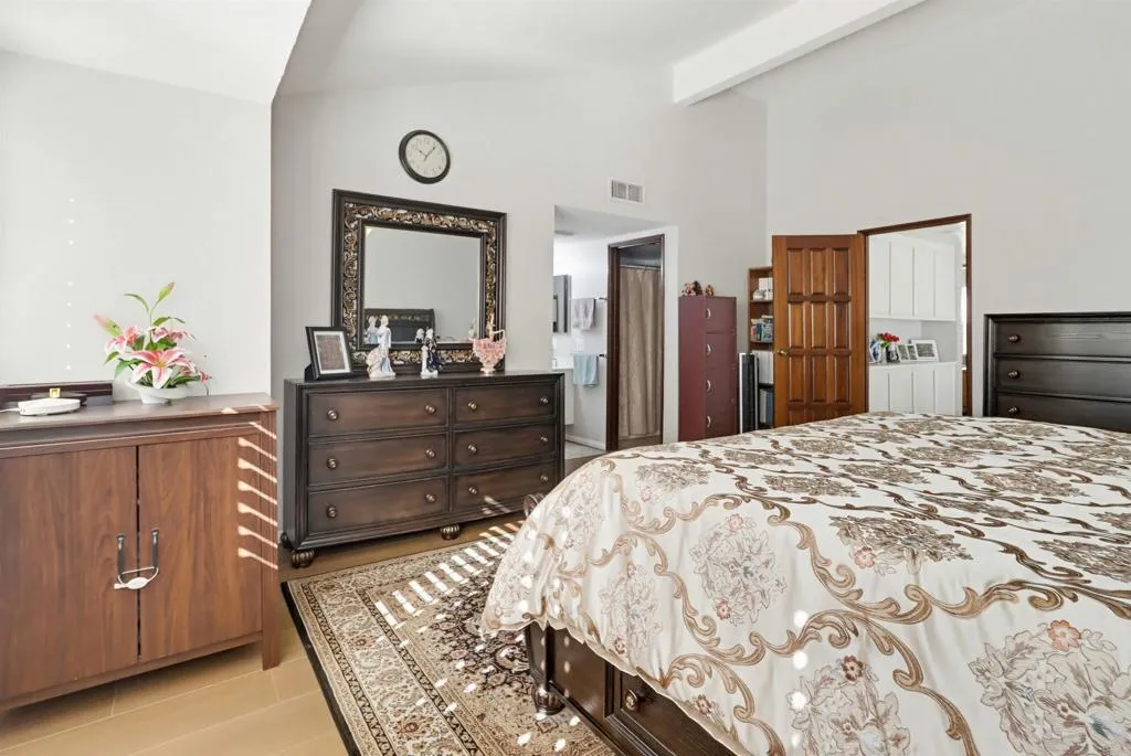 https://cdn.realtyfeed.com/cdn/127/306637106/c9d615db74b519c7379401a5b0e3a9a5.webp