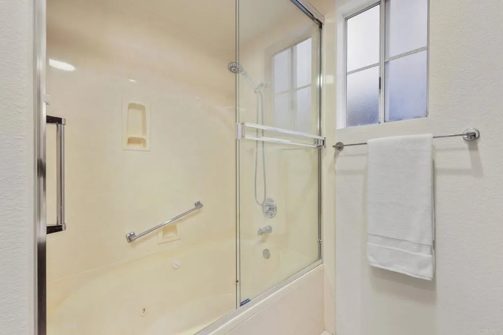 https://cdn.realtyfeed.com/cdn/127/306637107/2135c89c608d2599386eba11d0b2d4c3.webp