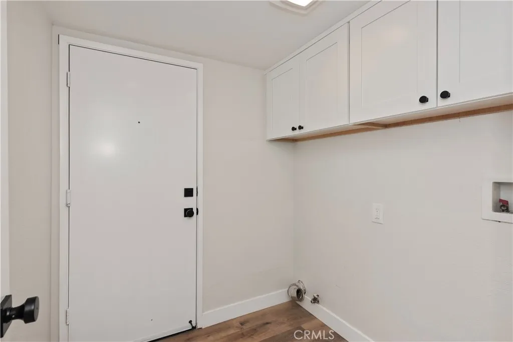 https://cdn.realtyfeed.com/cdn/127/306637175/21ae8127d510bf44c9b1de783b83a2a2.webp
