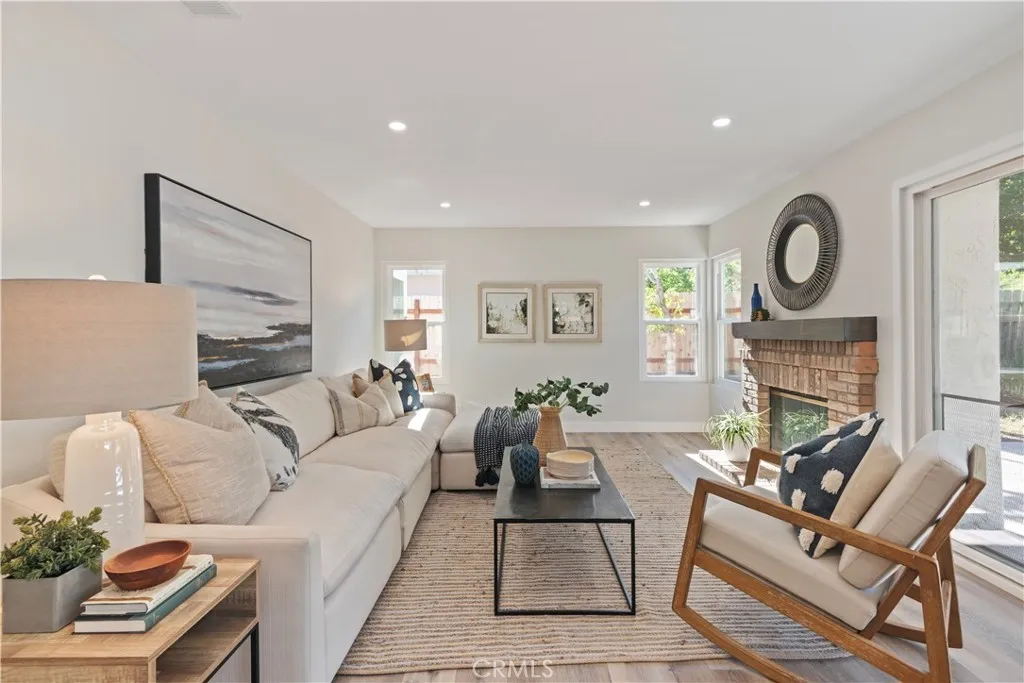 https://cdn.realtyfeed.com/cdn/127/306637175/49047c37c85cdc4a8b42ce784141cb5a.webp