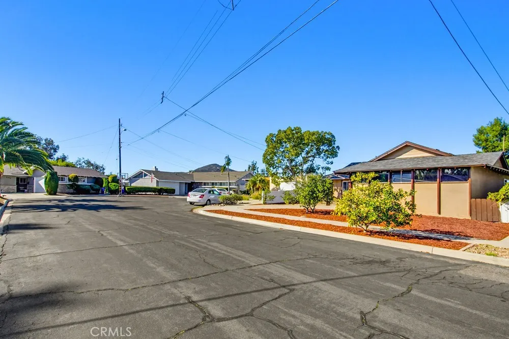 https://cdn.realtyfeed.com/cdn/127/306637187/4c34c606c5fd13c00cb5aa1d1aa27460.webp