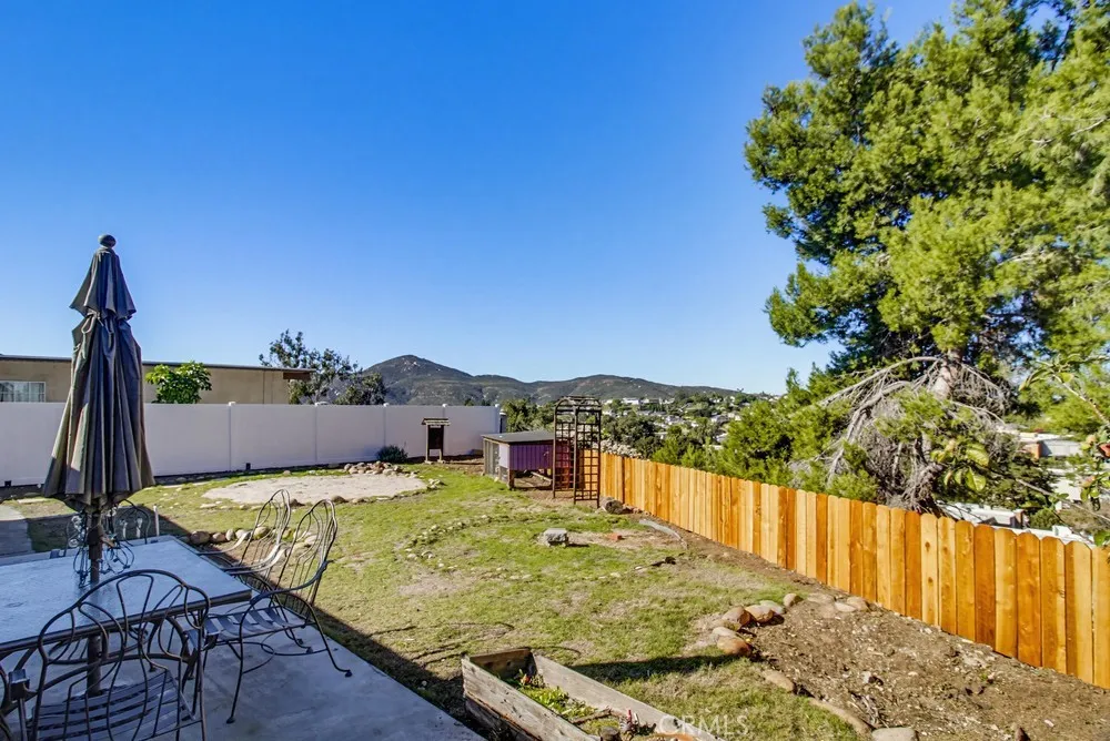https://cdn.realtyfeed.com/cdn/127/306637187/f790b0c759f75ccf399f5407b5387fe4.webp