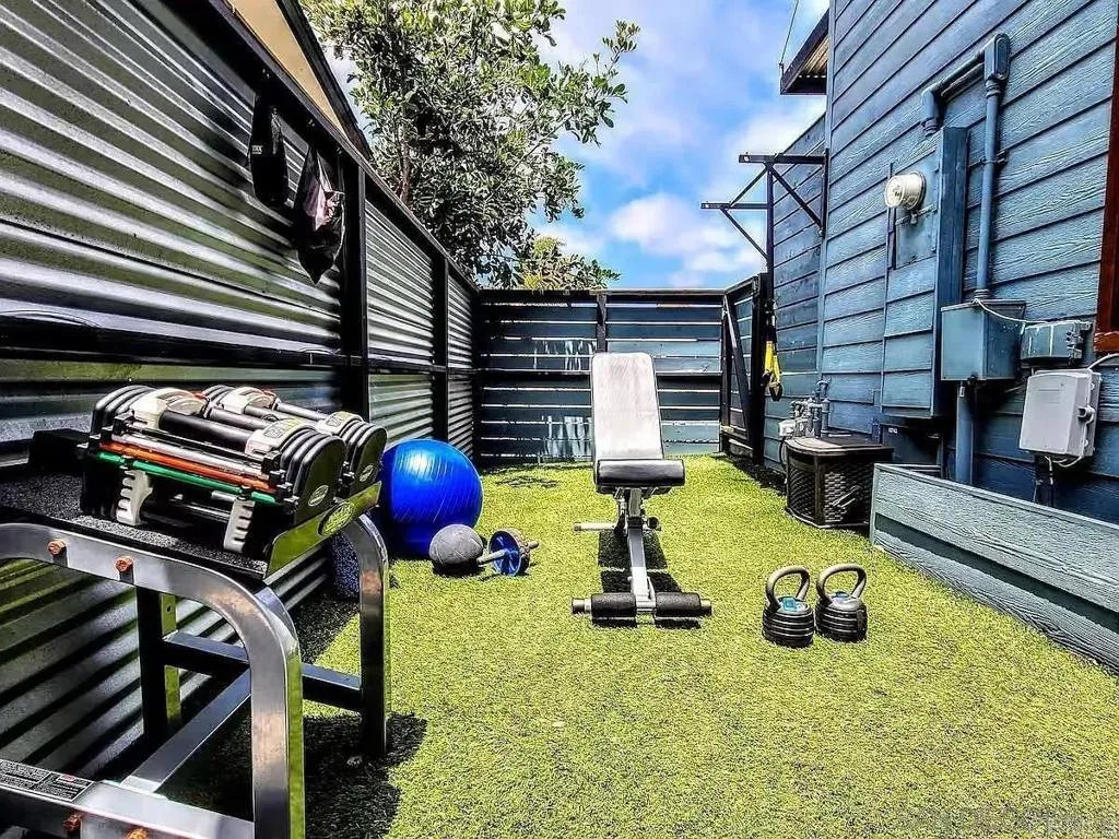 https://cdn.realtyfeed.com/cdn/127/306637244/3702004e43874139a49e82ea13903c81.webp