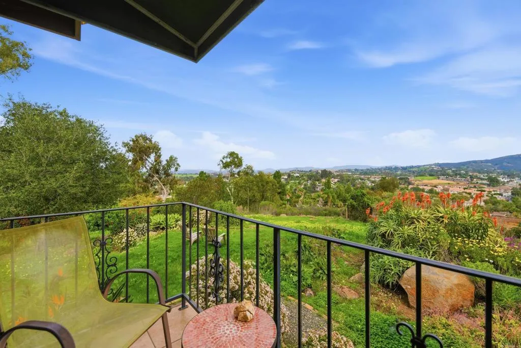 https://cdn.realtyfeed.com/cdn/127/306637250/4a1ab308828f10c46f242d91914178d1.webp