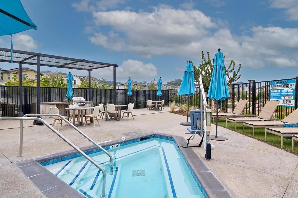 https://cdn.realtyfeed.com/cdn/127/306637303/17a9cee227b2c49bd243a56e29582402.webp