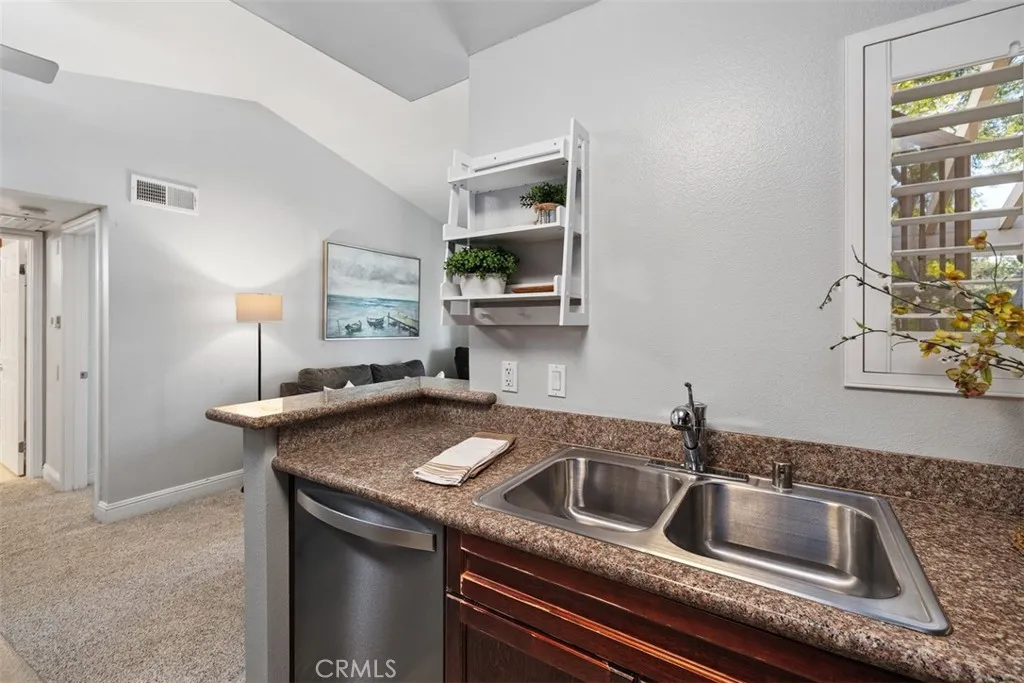 https://cdn.realtyfeed.com/cdn/127/306637309/51bb4a3a1a56d28b515d9990f8fafc10.webp