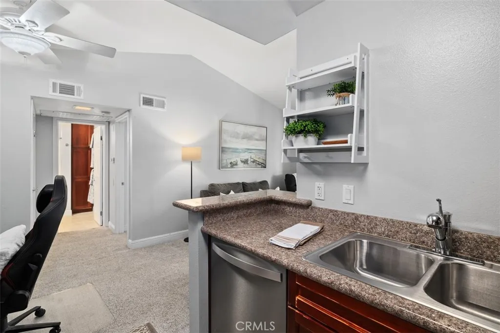 https://cdn.realtyfeed.com/cdn/127/306637309/7959cfdaf8ba892df0baa2f9c973edcf.webp