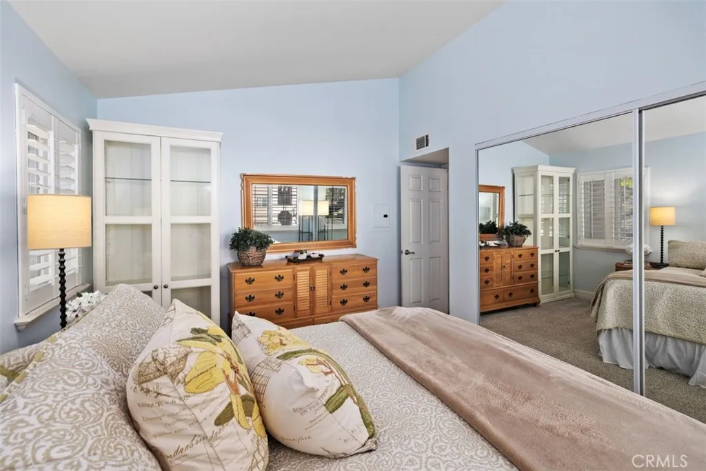 https://cdn.realtyfeed.com/cdn/127/306637309/bb49f37706a3ee989c72f2a22017f4dc.webp