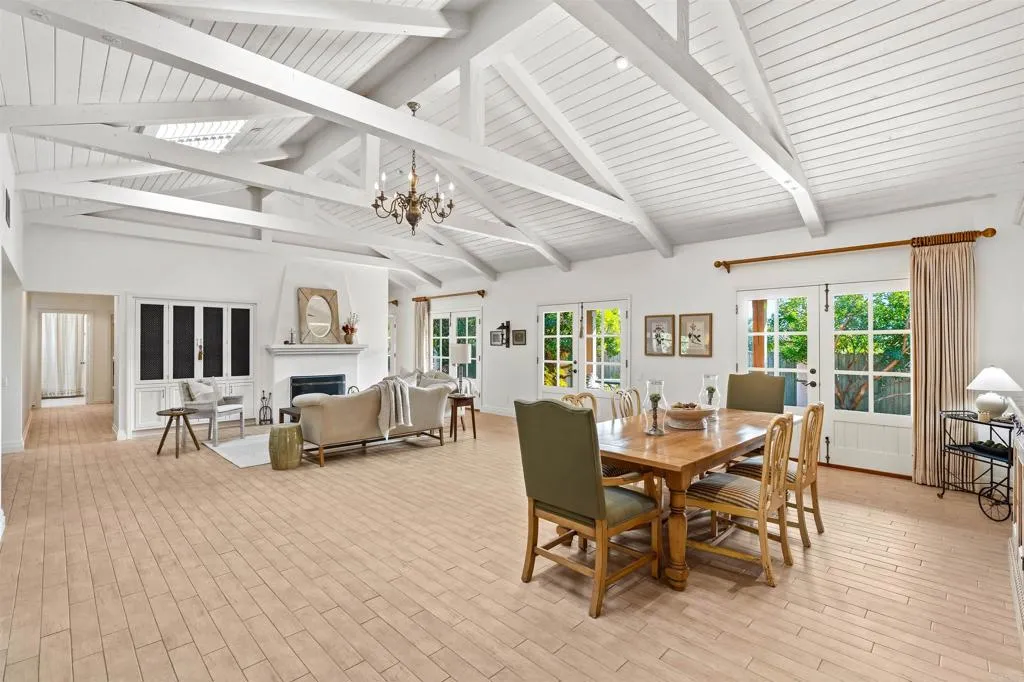 https://cdn.realtyfeed.com/cdn/127/306637423/617159e1dd2650ca1d5d901cb8850528.webp