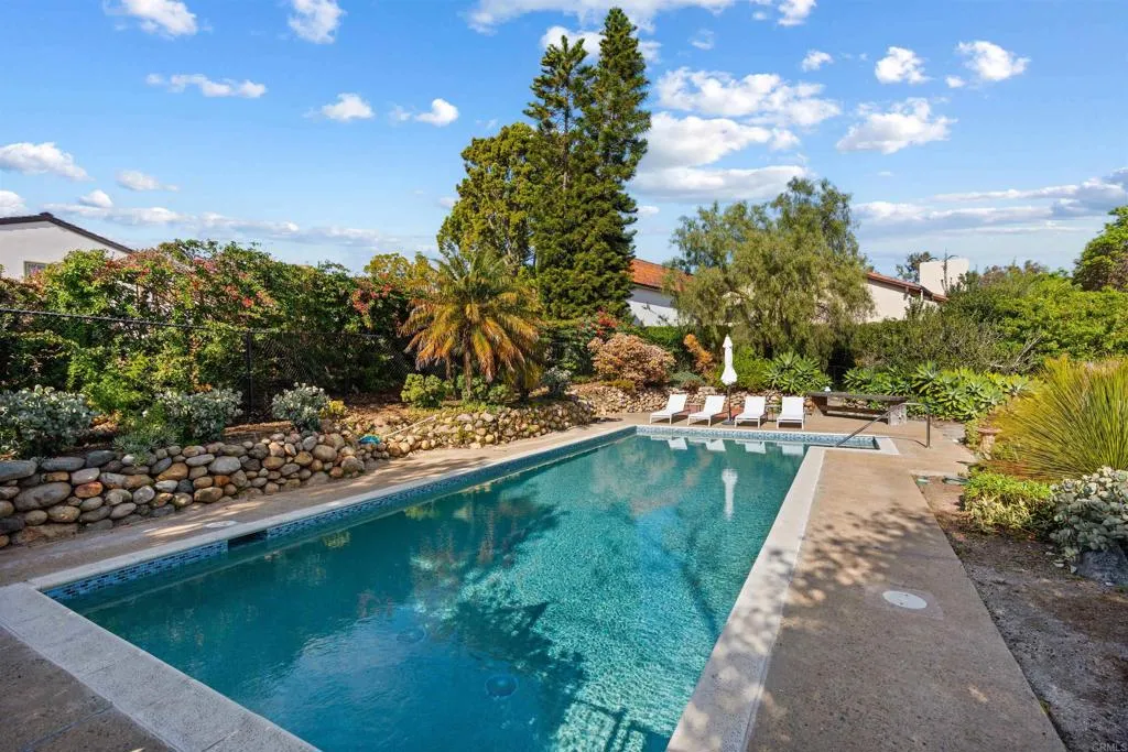 https://cdn.realtyfeed.com/cdn/127/306637423/f23e8ddf36df277dc84bd40fce5f6ca1.webp