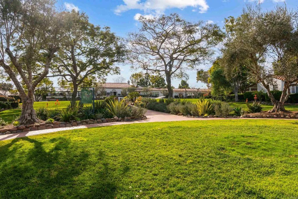 https://cdn.realtyfeed.com/cdn/127/306637423/f290c57ef2c4837d33fe95a0d3c40372.webp