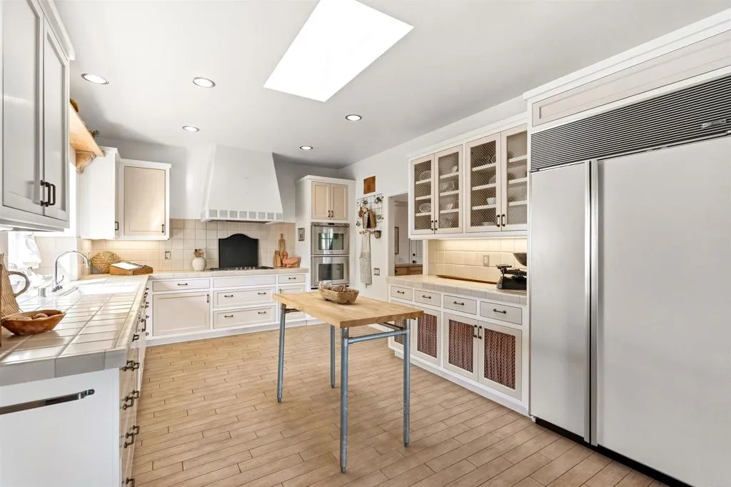 https://cdn.realtyfeed.com/cdn/127/306637423/f615a2fa62e57a220bf1a222e0cf43e6.webp