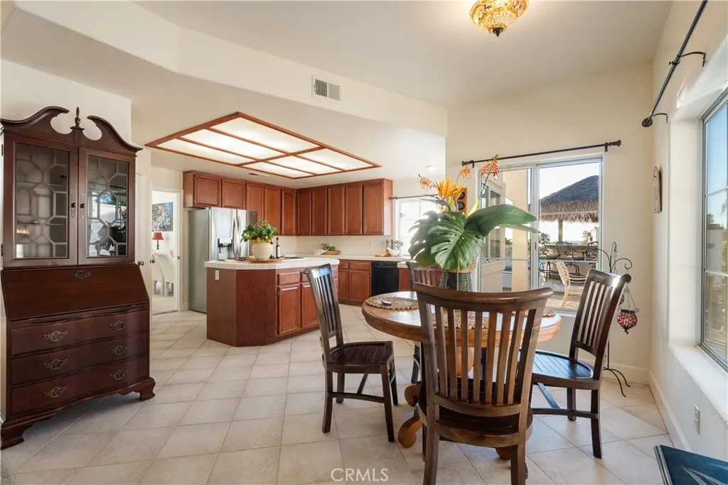 https://cdn.realtyfeed.com/cdn/127/306637430/aca6a3f9278713b3b7a9e55c347e0e4c.webp