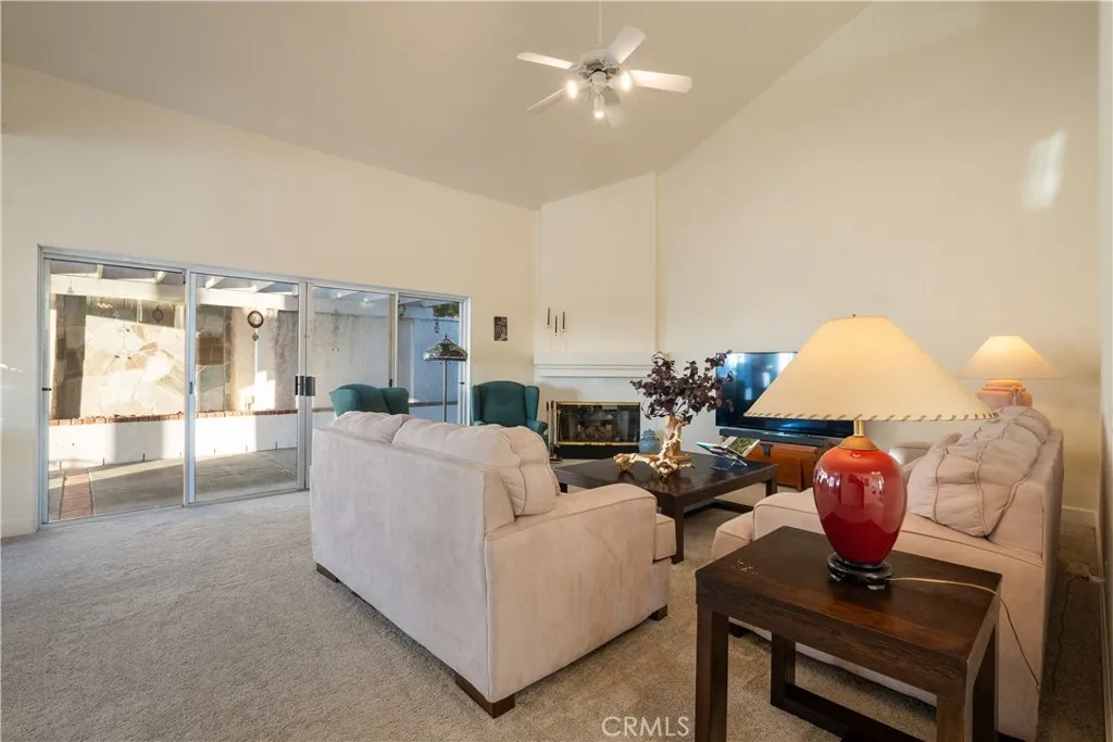 https://cdn.realtyfeed.com/cdn/127/306637430/e420cbe6e7fb2f4a860cc31ba931c644.webp