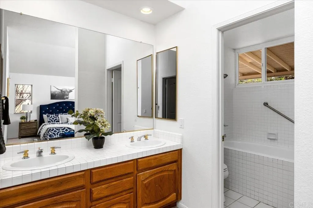 https://cdn.realtyfeed.com/cdn/127/306637451/4f68724e23de37391c07116ba15cb5a3.webp