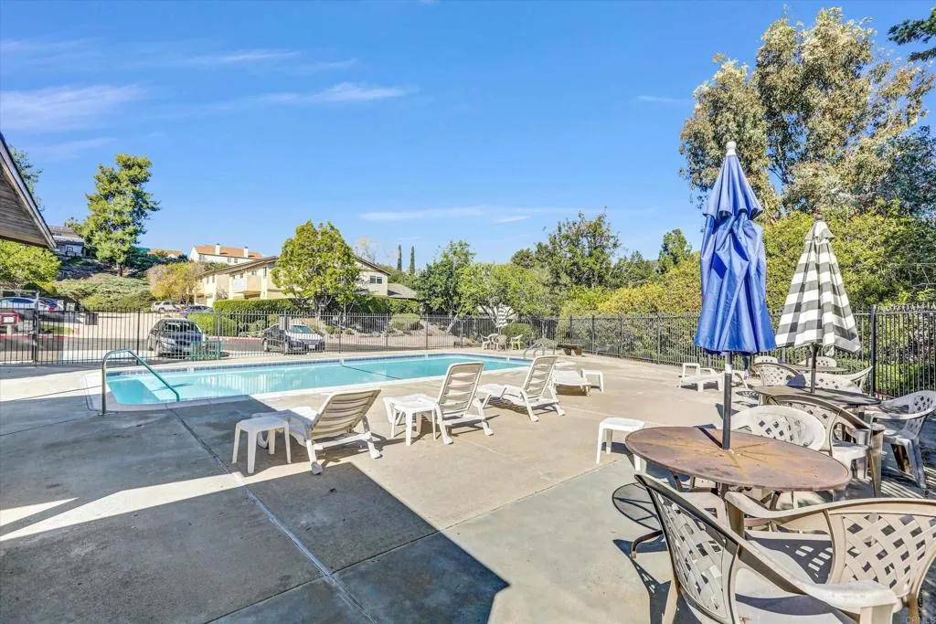 https://cdn.realtyfeed.com/cdn/127/306637502/3e38be32f07a31cb315f23e2436030b1.webp