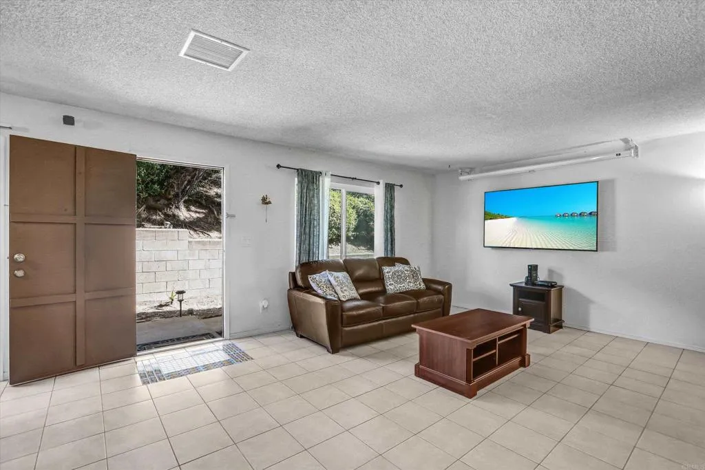 Photo #5: PTP2600942 Listing: Photo #5
