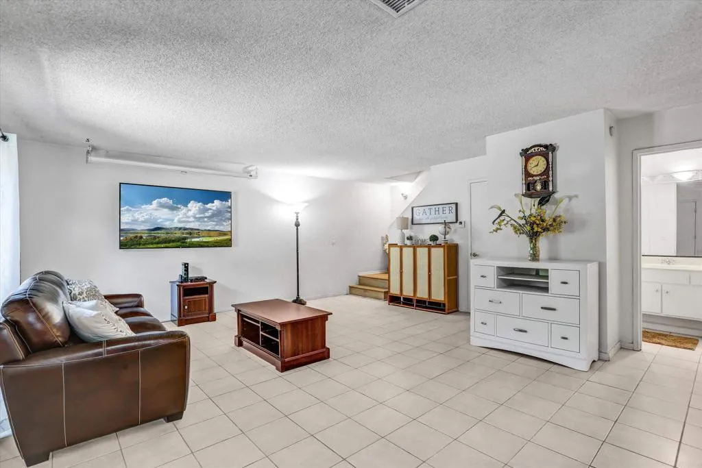 https://cdn.realtyfeed.com/cdn/127/306637502/676661fd1567312fb9e28e3cfff52f2b.webp